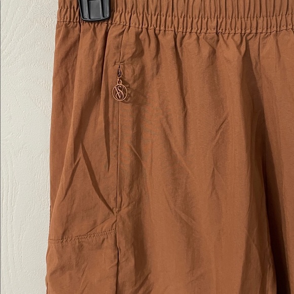 NWOT Victoria Secret Parachute Weekend Jogger Sz Small Caramel Lightweight Nylon - Picture 8 of 15